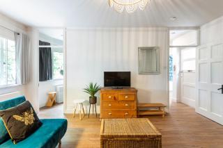 Stylish Highgate Haven Apartment - London - 3