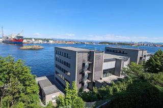 Spacious apartment with stunning views - 4