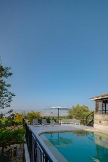 Retreat Kritou Tera - 2