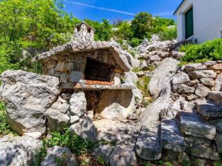 Authentic stone house on the mountain Velebit - Starigrad-Paklenica - 4