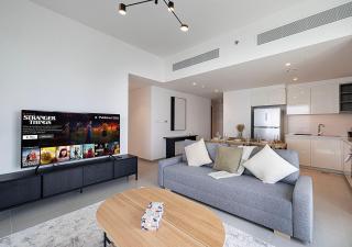 Luxury 2 BR Apartment, 5 Mins to Dubai Mall with Amazing view in DownTown Views 2 - Dubaï - 2