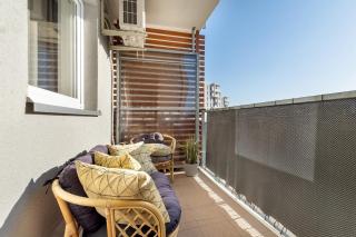Spacious & Bright Apartment with Balcony and Parking by Noclegi Renters - Rzeszów - 5