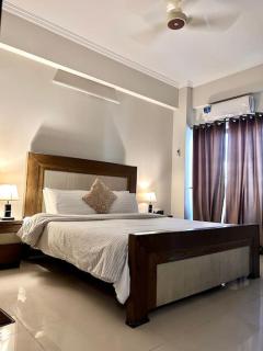 3 BR, 3 BTH, PRIME LOCATION with Luxury - 9