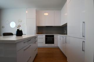 Skau White Residence in Sky Park 3 Tower 27 floor Panoramic View Free Parking - Bratislava - 3