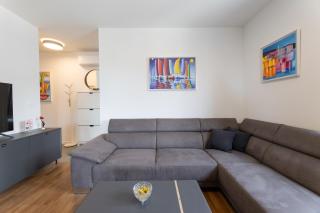 Kate Your cozy Oasis with private parking and balkony - Podstrana - 6