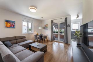 Kate Your cozy Oasis with private parking and balkony - Podstrana - 7