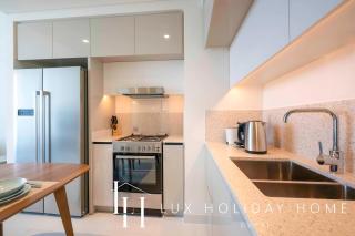 LUX The Marina Vista Beachfront Suite 2 - 2