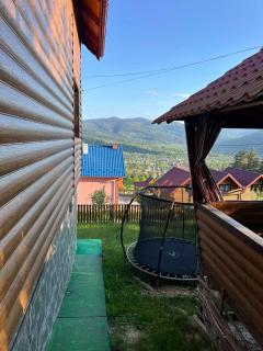 Сімейний котедж КРАЄВИД - Mykulychyn - 3
