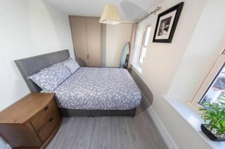 Unit 6 Penthouse Apartment With Harbour & Island Views - Cobh - 3