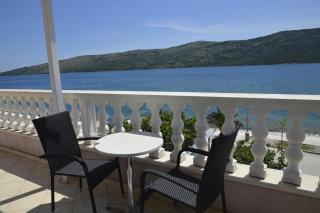 Bedroom with private bathroom and balcony-sea view - Poljica - 8