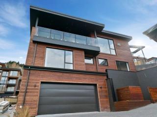 Contemporary & Plush - 3 Bedroom House Near Marina - Queenstown - 2