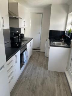 2 Bedroom, sleeps 6 with Garden and parking - Southampton - 6