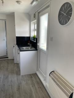 2 Bedroom, sleeps 6 with Garden and parking - Southampton - 5