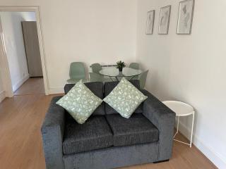 2 Bedroom, sleeps 6 with Garden and parking - Southampton - 9