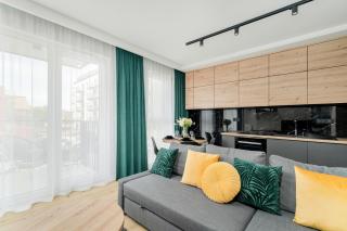 Esencja Apartments with Free Parking Garbary 104 by Noclegi Renters - 0