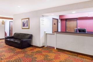 Super 8 by Wyndham Evansville North - Warrenton - 8