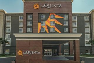 La Quinta Inn & Suites by Wyndham San Antonio Downtown - San Antonio - 8