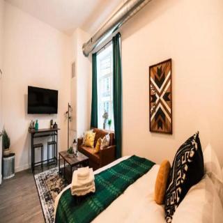 Pet Friendly North Shore Studio w/ Fitness Center - 7