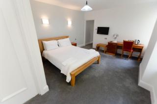 Opul Boutique at Admiral House - 1