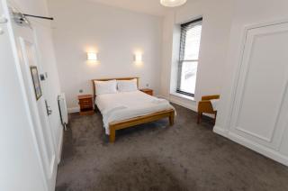 Opul Boutique at Admiral House - 6