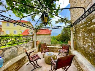 Old town house with private garden - Budua - 9