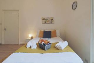 2 Bed Flat In Heart Of Kilburn With Full Kitchen London - 5