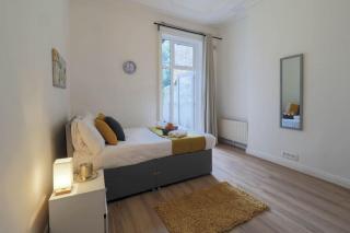 2 Bed Flat In Heart Of Kilburn With Full Kitchen London - 2