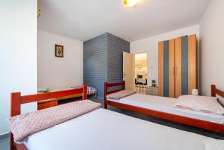 Apartments Say close to Center and Beach - Novalja - 3