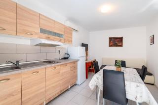 Apartments Say close to Center and Beach - Novalja - 2