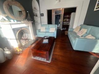 Guild Hall, sleeps 8 with parking in New Quay - New Quay - 8