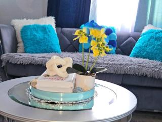 Modern Decor Apt Near Airport With Beach Club Access - 5