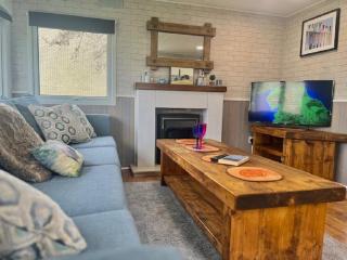 Stunning 4 Berth Caravan In Seaside Village Of Scratby, Norfolk Ref 19150S - 6