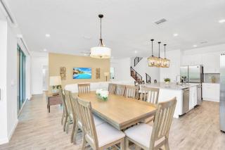 Stunning 9BR Home - Family Resort with Private Pool, Hot Tub, Games room and BBQ! - Kissimmee - 0