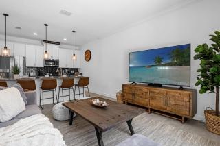 Upstay Luxury 4BR Family Home w Pool Near Disney - 1