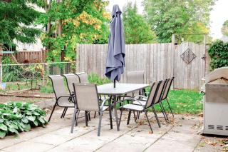 Charming Corktown Home with BBQ Grill & Backyard - Hamilton - 7