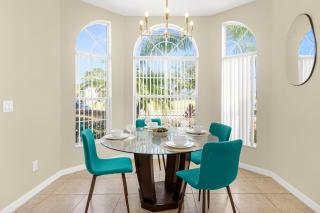Luxury 4BR Home - Private Pool BBQ - Near Disney - Kissimmee - 1
