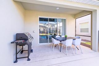 Bright & Airy 5BR Resort Home with Pool - 3