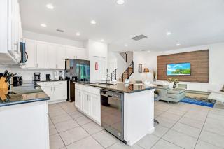 Modern 6BR Home - Pool BBQ Hot Tub - Near Disney - Kissimmee - 1