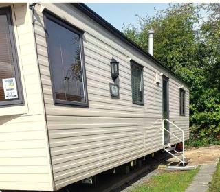 Homely 6 Berth Caravan At Steeple Bay In Essex Ref 36017D - 8