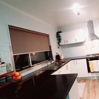 Entire house 4 beds and close to airport public amenities - Auckland - 8