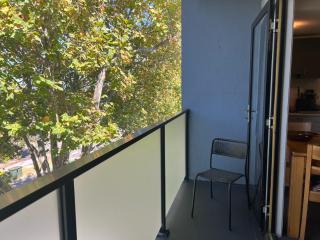 Cozy Apartment- Tranquil Haven in St Kilda's Heart - 4