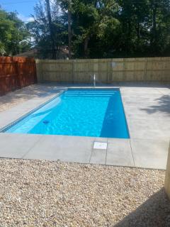 Beach Lovin/sleeps 10/2 blocks to beach/pets ok - Myrtle Beach - 0