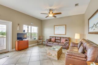 Family-Friendly Waterfront Oasis 7 Miles to Beach - 8