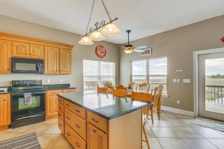 Family-Friendly Waterfront Oasis 7 Miles to Beach - 1