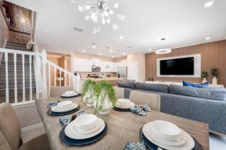 860 Windsor Island 12 guests front clubhouse pool - Davenport - 9