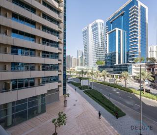 Charming Studio Apartment at Bay Square - 09, Business Bay by Deluxe Holiday Homes - Dubai - 5