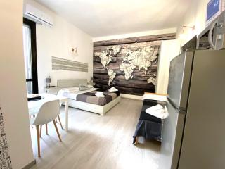 Newhouse CRISPI 78 - Bari - 6