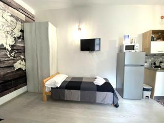 Newhouse CRISPI 78 - Bari - 8