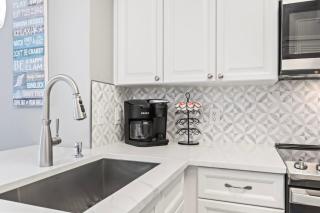 Horizon at 77th Condo ~ sleeps 8 ~ 2B/2B ~ Steps to Ocean - 6