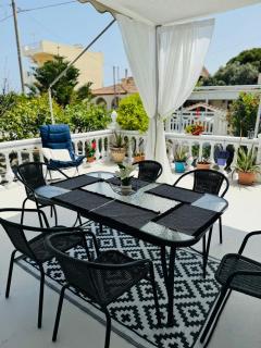 House with Garden in Loutsa - Artemida - 0